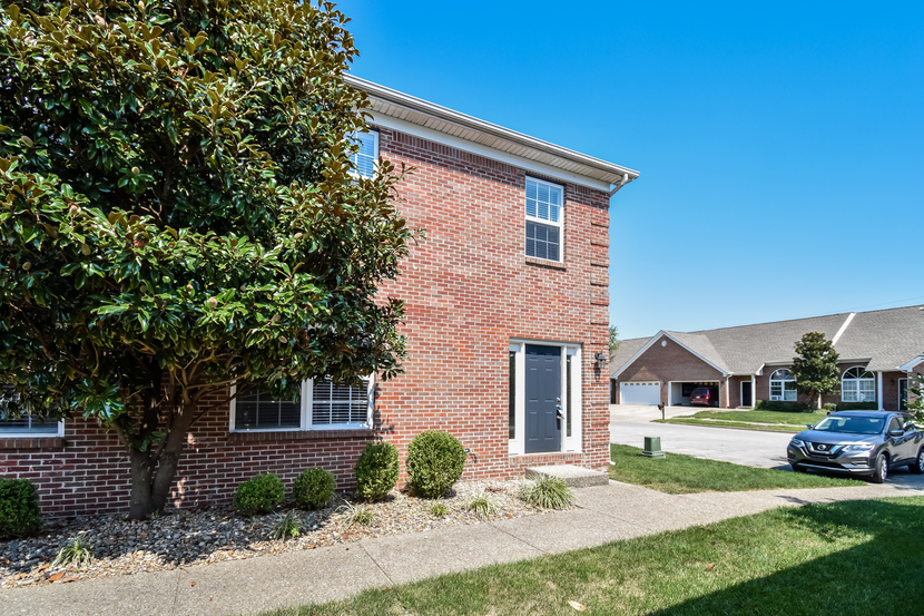1901 Paddle Wheel Dr Jeffersonville, IN 47130